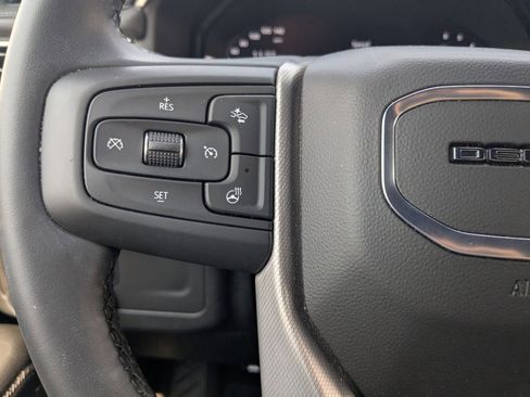 Used 2024 GMC Yukon XL Denali image 41