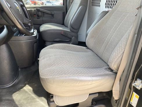 Used 2021 Chevrolet Express 2500 w/ Driver Convenience Package image 9