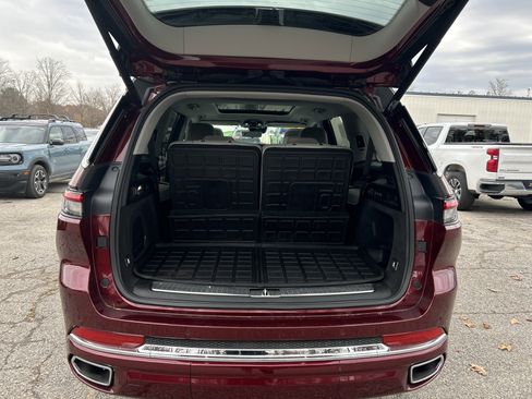 Used 2021 Jeep Grand Cherokee L Overland w/ Advanced Protech Group III image 12