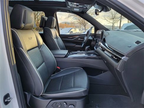 Used 2021 Cadillac Escalade Sport w/ LPO, Illumination Package image 19