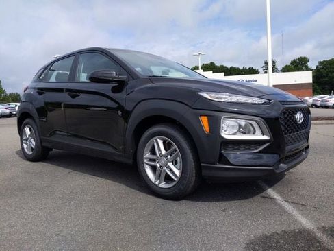 Used 2021 Hyundai Kona SE AWD/4WD image 2