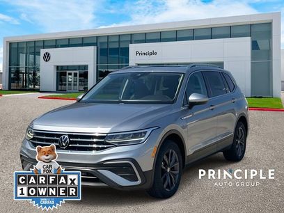 Certified 2023 Volkswagen Tiguan SE w/ Panoramic Sunroof Package