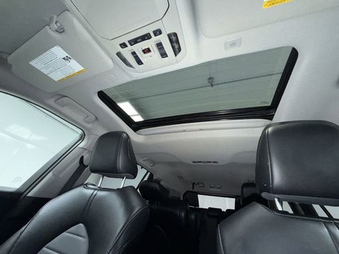 Used 2023 Toyota Highlander XLE image 25