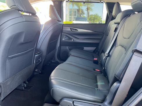 Certified 2023 INFINITI QX60 Luxe w/ Performance Audio Package FWD image 16