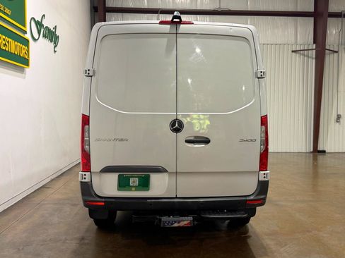 Used 2021 Mercedes-Benz Sprinter 2500 image 6