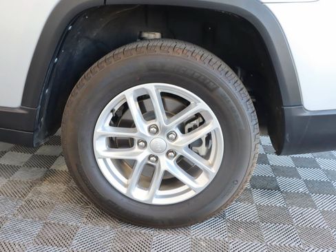 Used 2025 Jeep Grand Cherokee L Laredo w/ Trailer Tow Package AWD/4WD image 18