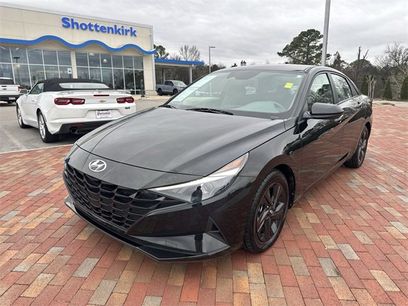 Used 2023 Hyundai Elantra SEL