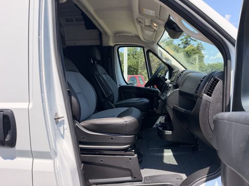 Used 2026 RAM ProMaster 2500 w/ Convenience Group FWD image 31