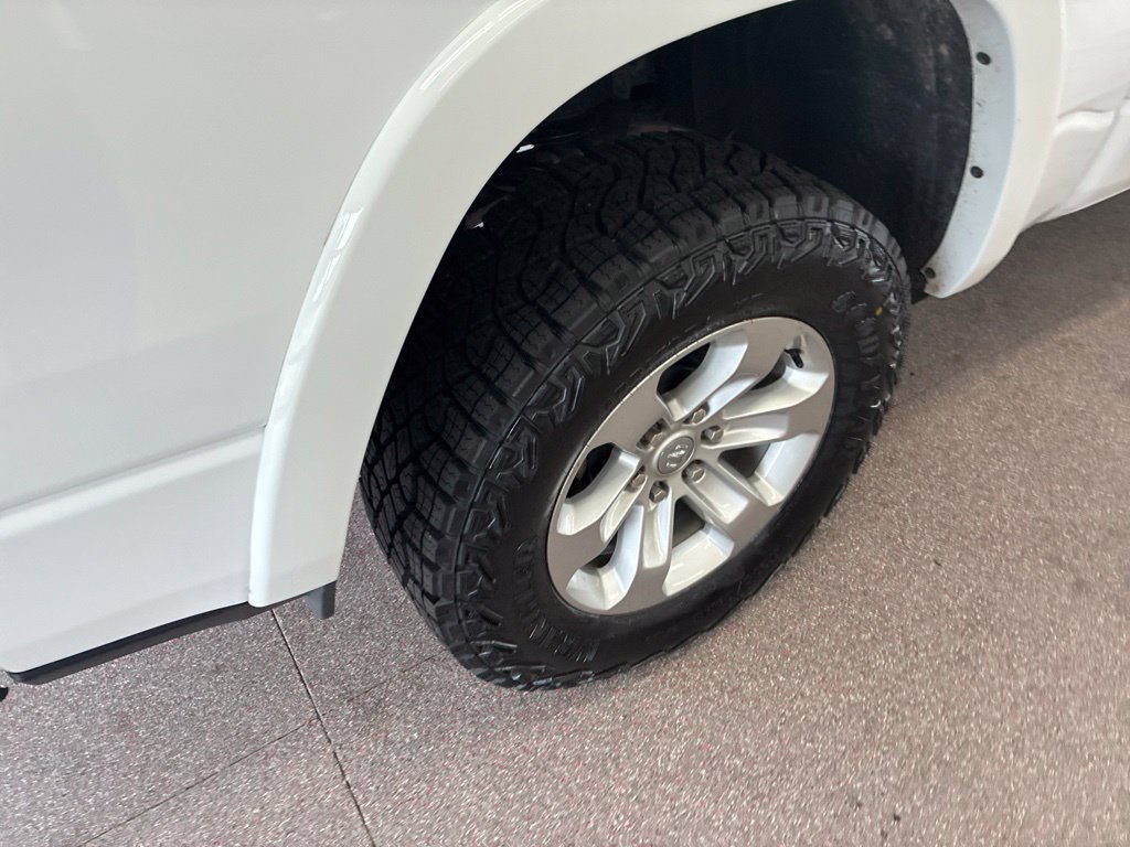 Used 2022 RAM 1500 Laramie w/ Off Road Group AWD/4WD image 36