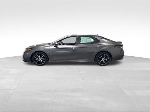 Used 2023 Toyota Camry SE image 8