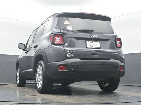 Used 2022 Jeep Renegade Latitude image 49