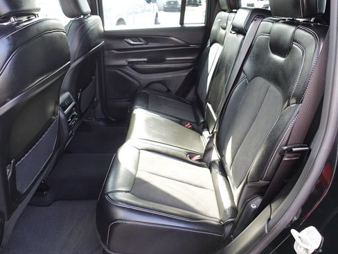 Used 2024 Jeep Grand Cherokee Altitude AWD/4WD image 24