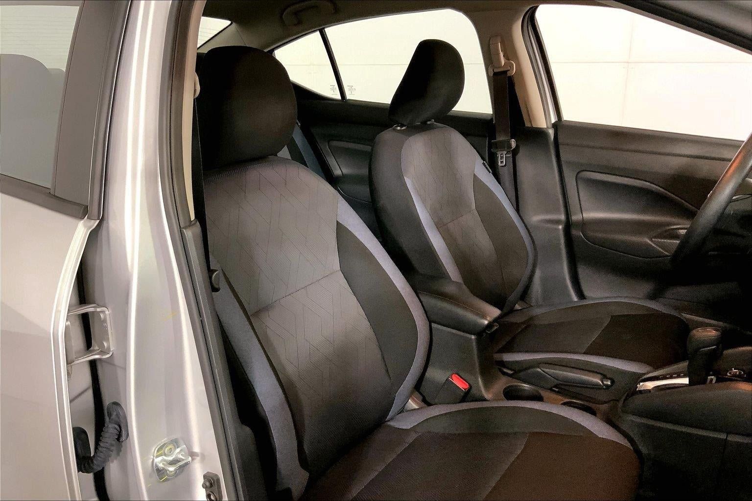 Used 2025 Nissan Versa SV FWD image 24