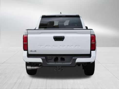 Certified 2025 Toyota Tacoma SR5 AWD/4WD image 7