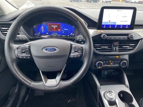 Used 2022 Ford Escape Titanium image 7
