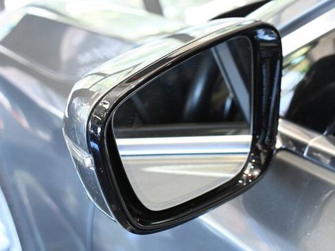 Used 2019 BMW 750i xDrive w/ Executive Package AWD/4WD image 9
