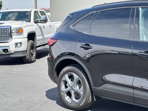 Used 2025 Ford Escape ST-Line Select AWD/4WD image 3