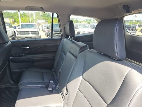 Used 2021 Honda Pilot Touring image 14