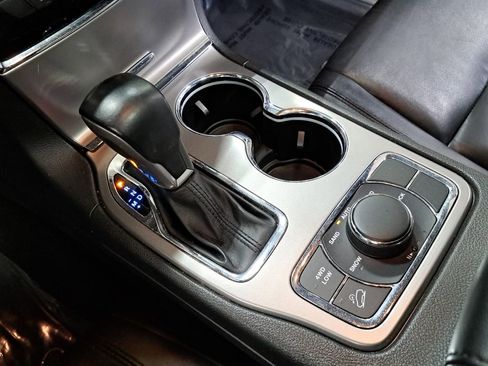 Certified 2022 Jeep Grand Cherokee Limited image 27