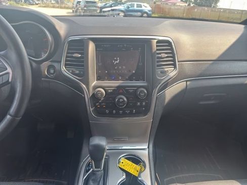Used 2018 Jeep Grand Cherokee Limited w/ Luxury Group II AWD/4WD image 25