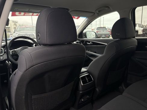 Used 2019 Kia Sorento LX image 25