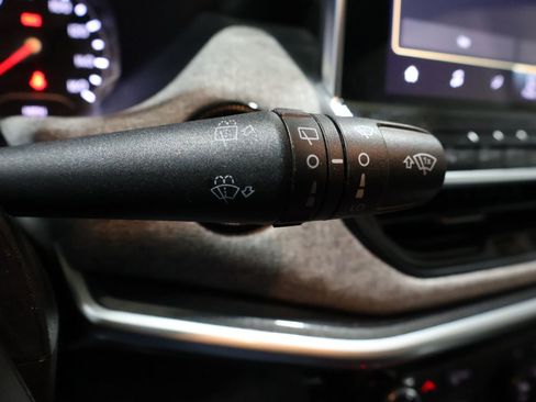 Used 2024 Jeep Compass Latitude image 37