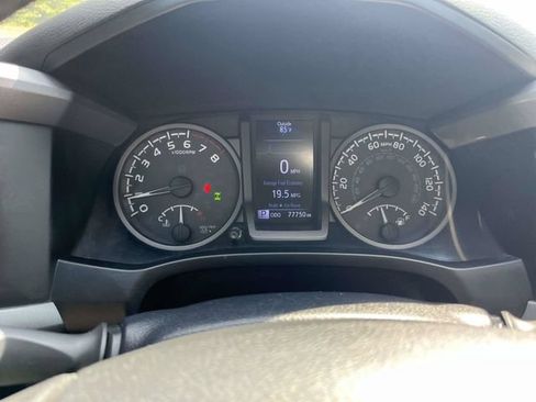 Used 2018 Toyota Tacoma TRD Off-Road AWD/4WD image 25