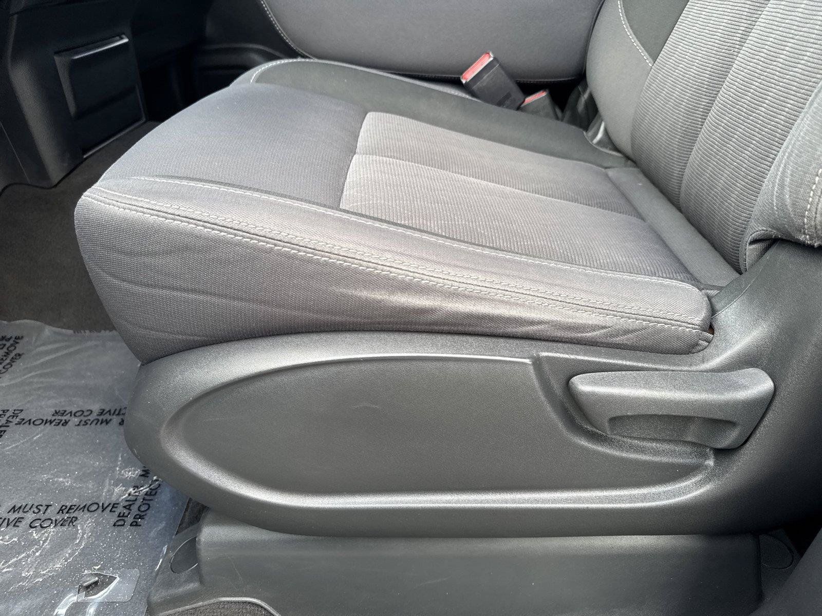 Used 2022 Nissan Titan SV RWD image 11