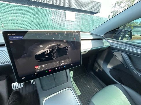 Used 2023 Tesla Model Y Performance image 10