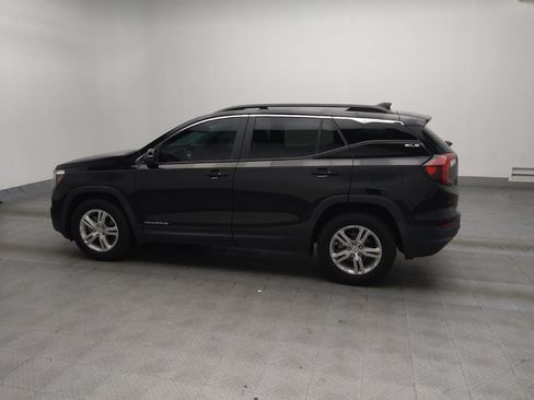 Used 2022 GMC Terrain SLE w/ Driver Convenience Package image 3