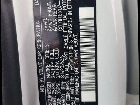 Used 2018 Volvo XC60 T5 Momentum w/ Convenience Package image 3