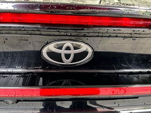 Used 2024 Toyota Prius LE image 31