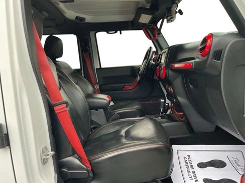 Used 2017 Jeep Wrangler Unlimited Rubicon AWD/4WD image 21