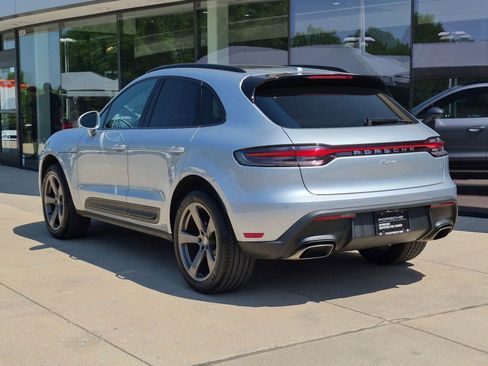 Certified 2026 Porsche Macan AWD/4WD image 3