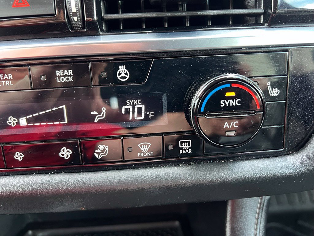 Used 2023 Nissan Pathfinder SL AWD/4WD image 46