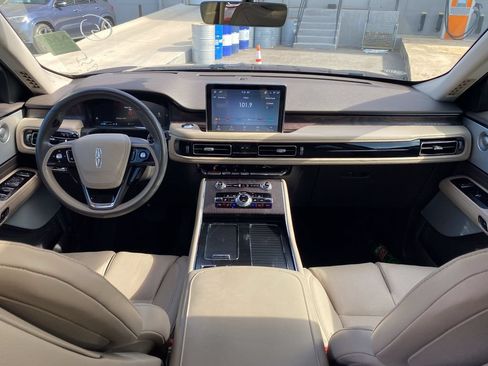 Used 2022 Lincoln Aviator Reserve w/ Equipment Group 201A AWD/4WD image 2