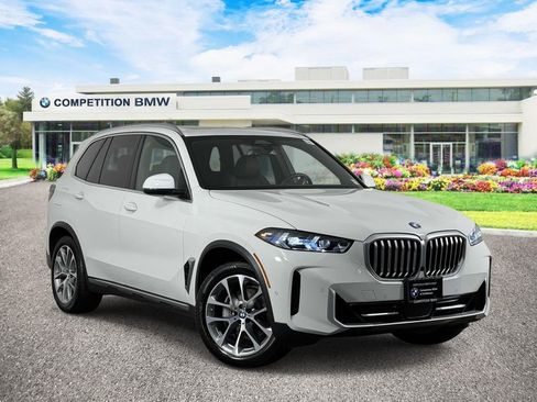 Used 2025 BMW X5 xDrive40i AWD/4WD image 1