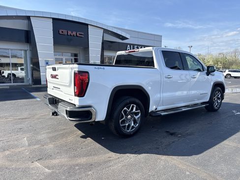 Used 2023 GMC Sierra 1500 SLT w/ SLT Premium Package AWD/4WD image 3