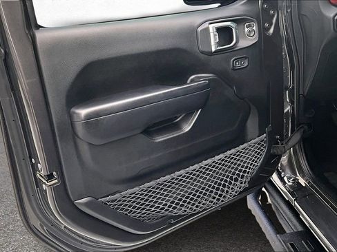 Used 2019 Jeep Wrangler Unlimited Rubicon w/ Cold Weather Group image 19