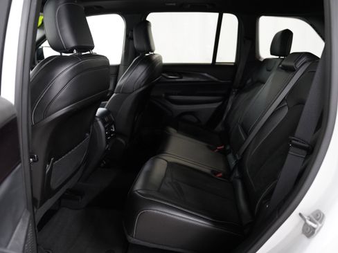 Certified 2023 Jeep Grand Cherokee Altitude image 5