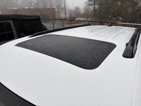 Used 2024 Jeep Grand Cherokee Altitude image 9