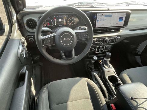 Used 2024 Jeep Wrangler Unlimited Sport AWD/4WD image 11