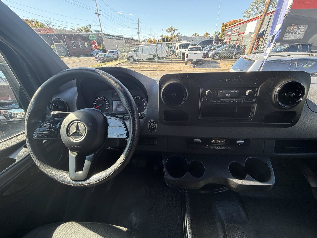 Used 2021 Mercedes-Benz Sprinter 2500 image 33