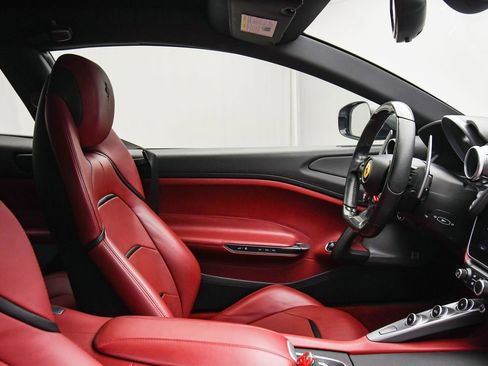 Used 2018 Ferrari GTC4Lusso V12 image 56