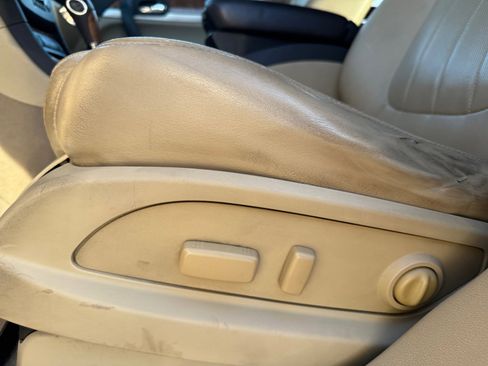 Used 2011 Buick Enclave CXL image 15