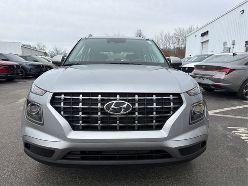 Certified 2025 Hyundai Venue SEL image 23