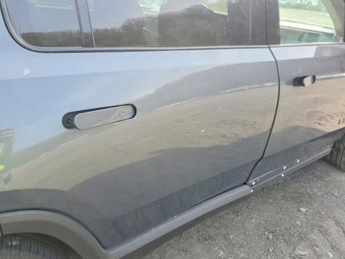 Used 2025 Rivian R1S Adventure image 9