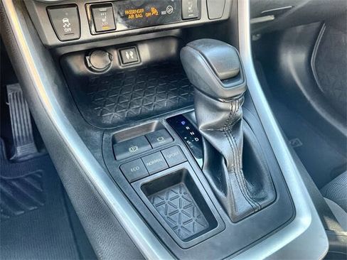 Used 2019 Toyota RAV4 XLE w/ Convenience Package image 15