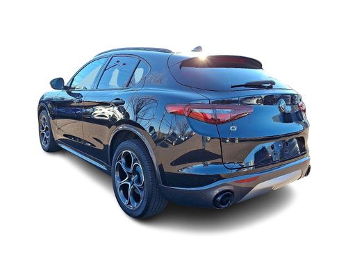 Used 2022 Alfa Romeo Stelvio Ti image 4