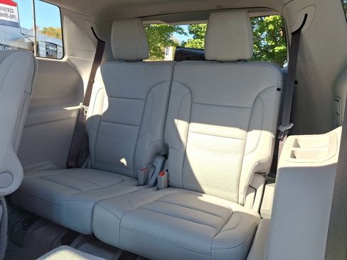 Used 2019 GMC Acadia SLT w/ LPO, Floor Liner Package image 14